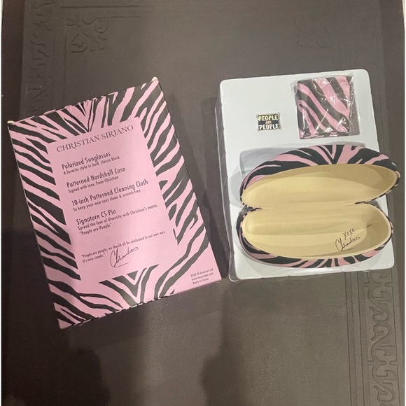 CHRISTIAN SIRIANO ~ Sunglasses “CASE ONLY” no SUNGLASSES Included, Cloth CS Pin - Picture 2 of 2